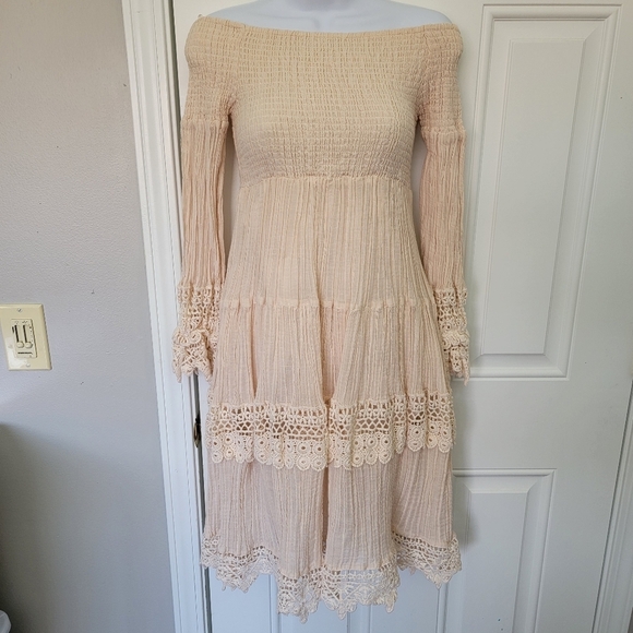 GUESS Gauzy Crinkly Crochet Lace Smocked Off The Shoulder Tiered Dress Small - Picture 2 of 13
